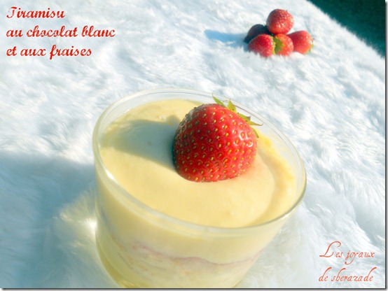 tiramisu chocolat blanc et aux fraises 