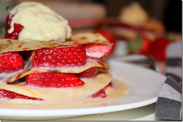 Mille Feuille De Crepes Au Fraise Et Chocolat Les Joyaux De Sherazade