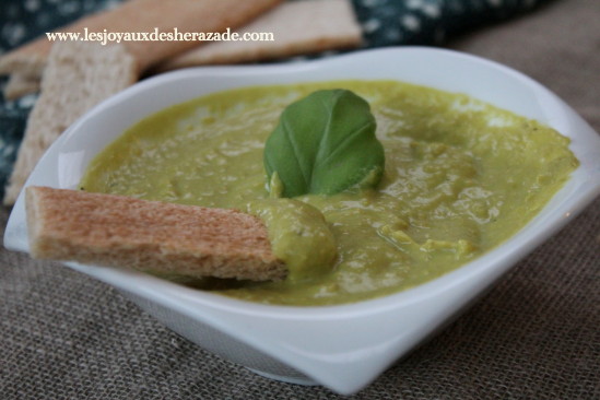 soupe-de-petits-pois-facile.jpg