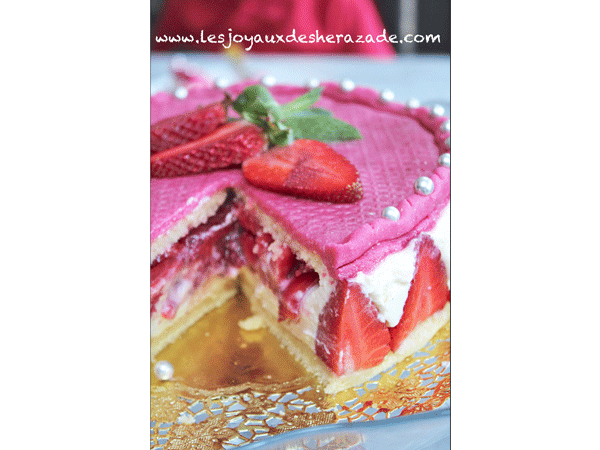 recette-de-desserts-a-la-fraise--recette-de-fraisier-facil.gif