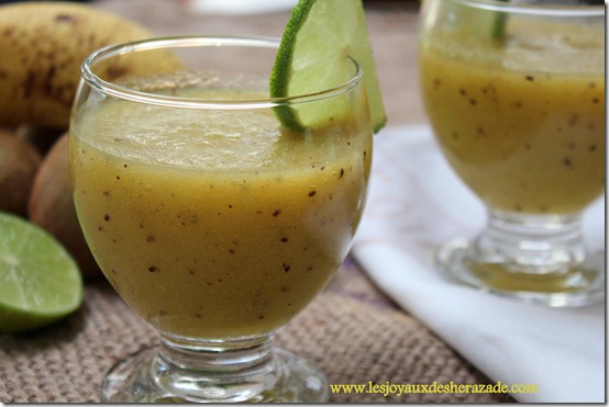 Recette smoothie / banane-poire-kiwi