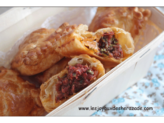 recette-amuse-bouche-facile--feuillete-de-merguez.gif