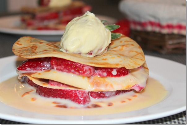 crepe en millefeuille au fraise et chocolat