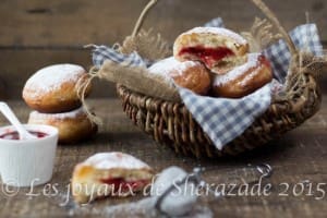beignet à la confiture de fraise