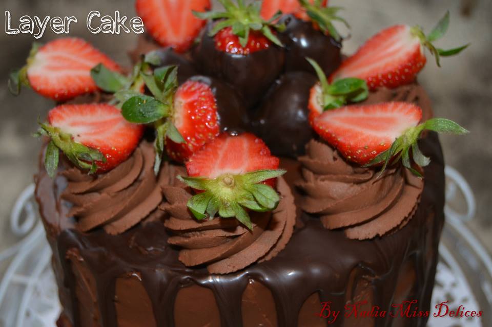 Layer cake chocolat-fraises ( gâteau à étage )