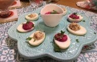 Oeufs mimosa à la betterave