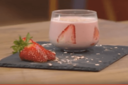 Smoothie au lait de cajou et aux fraises